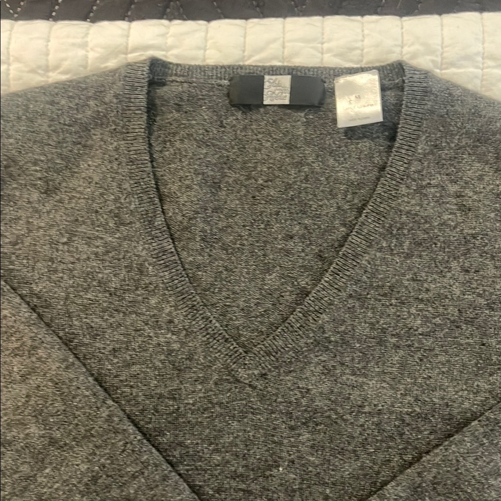 Gray V-Neck CASHMERE Sweater